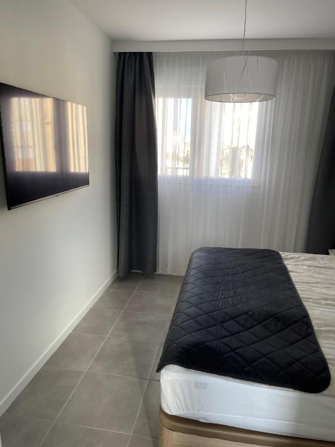 Sunny Apartment In Denia With Outdoor Swimming Pool And Garage Parking Place Included, 300M From The Sandy Beach מראה חיצוני תמונה