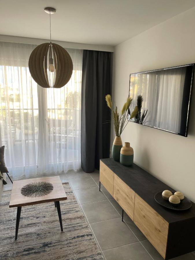 Sunny Apartment In Denia With Outdoor Swimming Pool And Garage Parking Place Included, 300M From The Sandy Beach מראה חיצוני תמונה